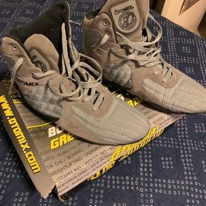 Otomix weightlifting shoes